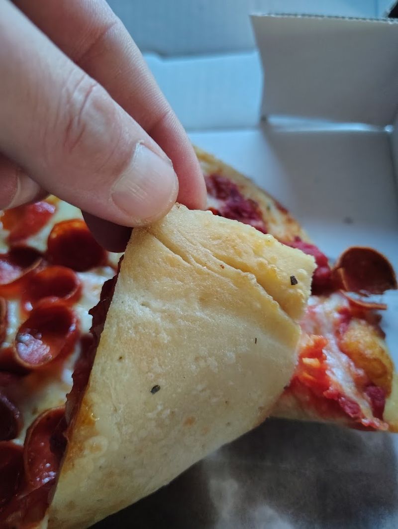 The Pizza That People Drive An Hour To Eat