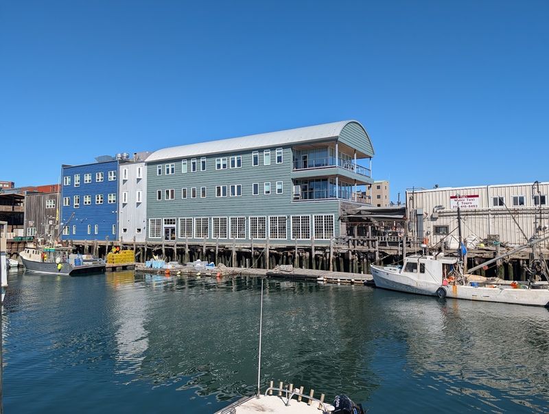 The Porthole Restaurant & Pub, Portland
