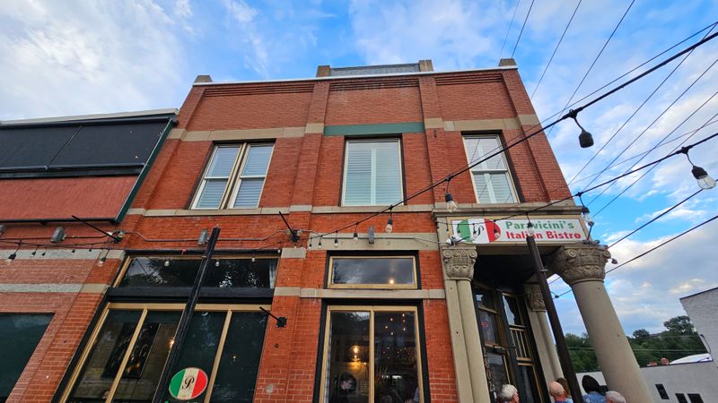 Right In Town, No Fuss