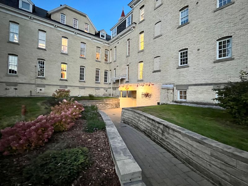 The 4.7-Star Rating Across 1,356 Reviews Speaks Volumes