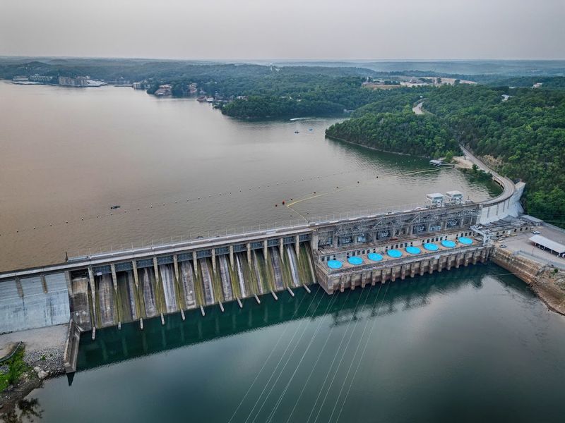 The Private Dam Project That Created An Enormous Missouri Lake