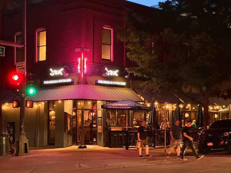 A Denver Minute At The Door