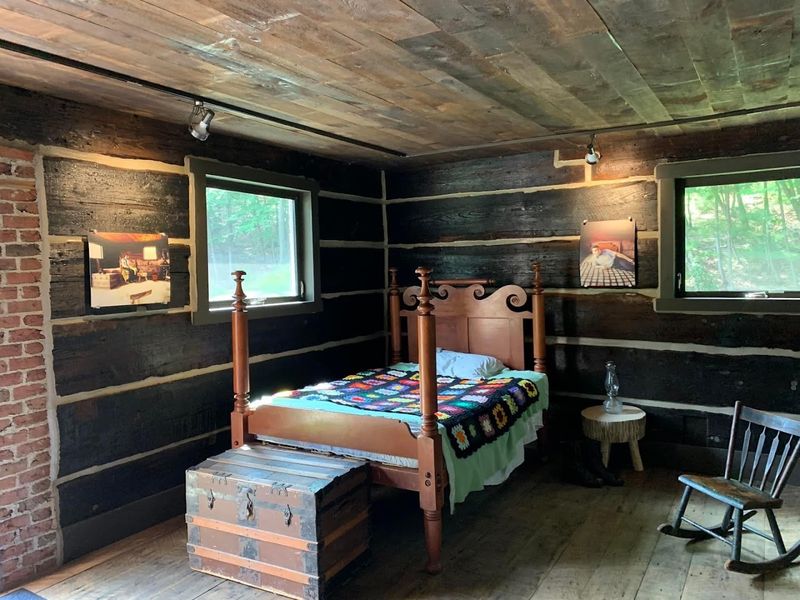 The Property Includes Log Cabins Where Ali And Other Fighters Lived
