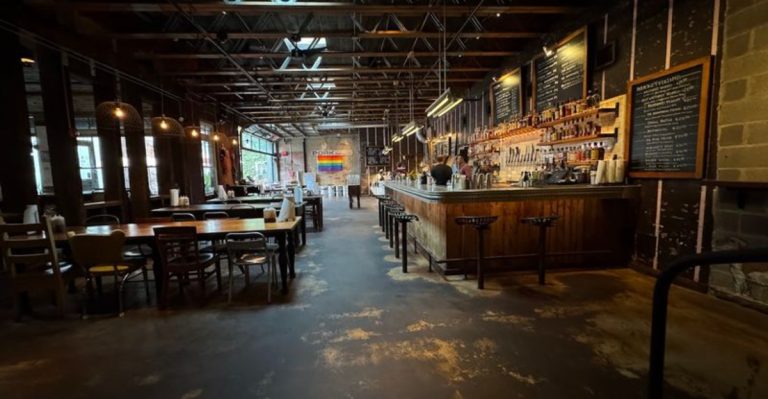 The Pulled Pork At This Pennsylvania Spot Draws Visitors From Far And Wide