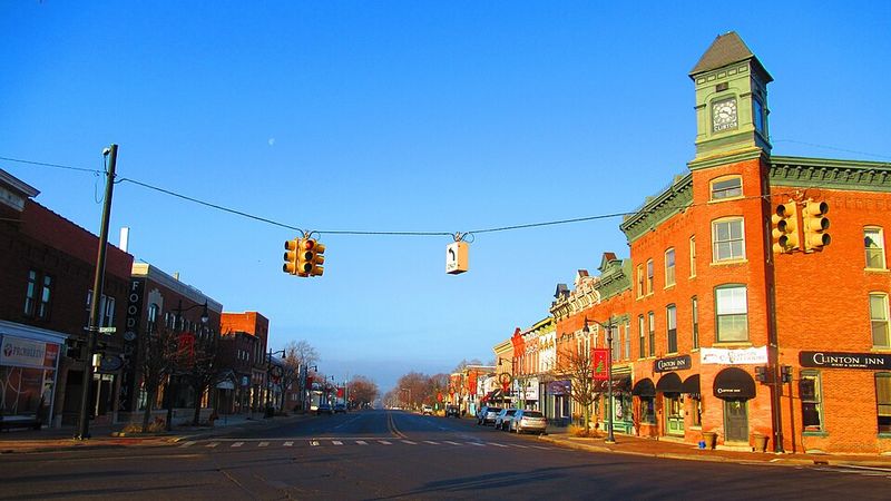 Navigating To The Town Of Clinton