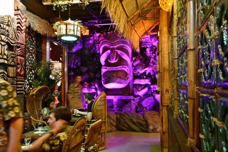 Tropical Decor That Steals The Show