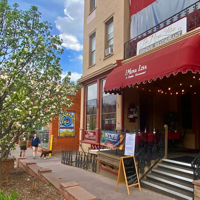 Mona Lisa Fondue Restaurant