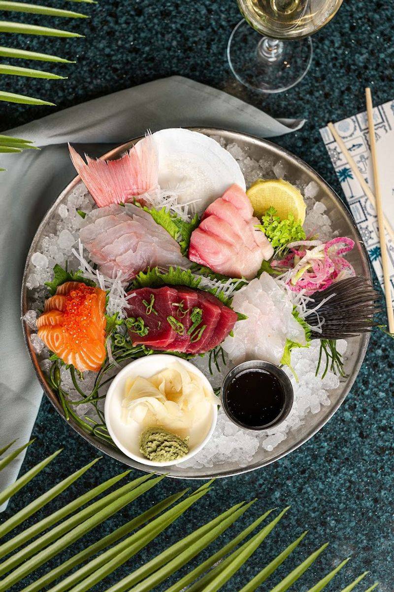 The Raw Bar That Deserves Its Own Fan Club