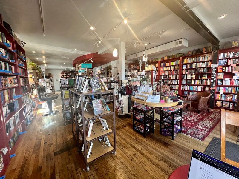 The Read Queen Bookstore & Cafe – Lafayette