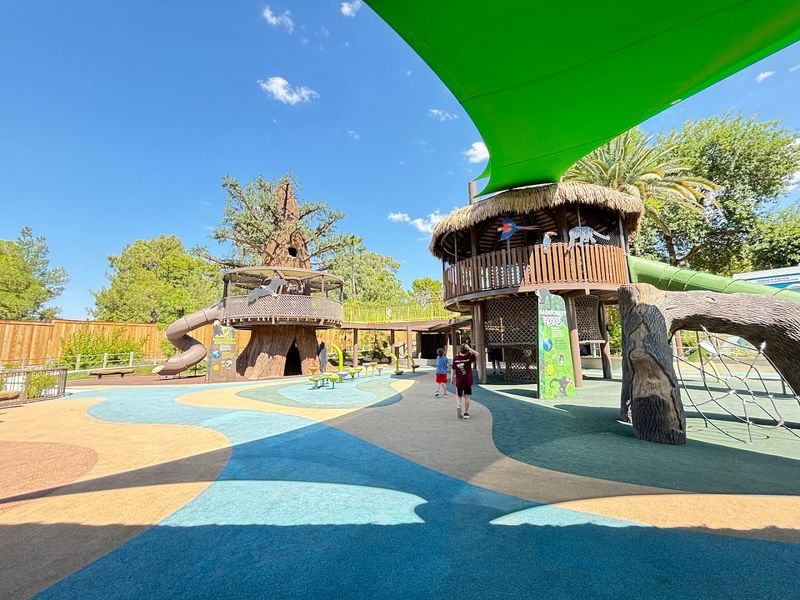 The Zoo For Kids: Play, Learn, And Roar A Little