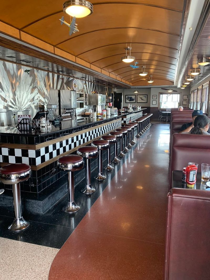 The Retro 1940s Interior That Sets The Mood Instantly