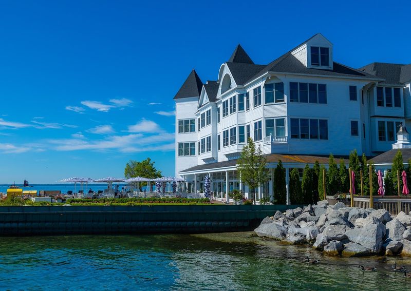 Hotel Iroquois Carriage House, Mackinac Island