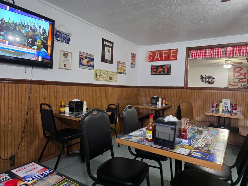 The Roadside Spot Keeps Things Casual
