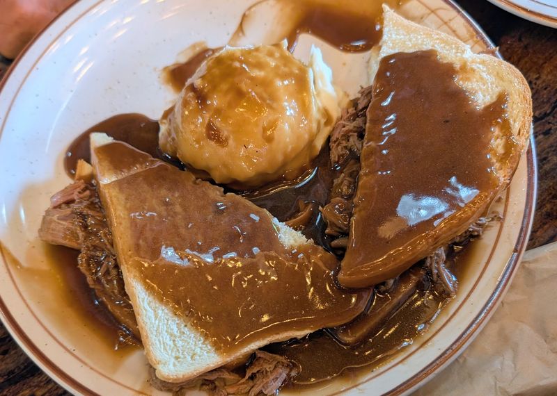 The Roast Beef Dinner That Locals Rave About