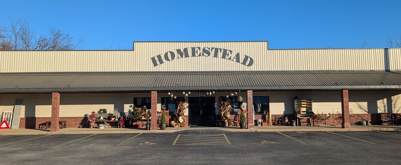Homestead Antique Mall, Rogers