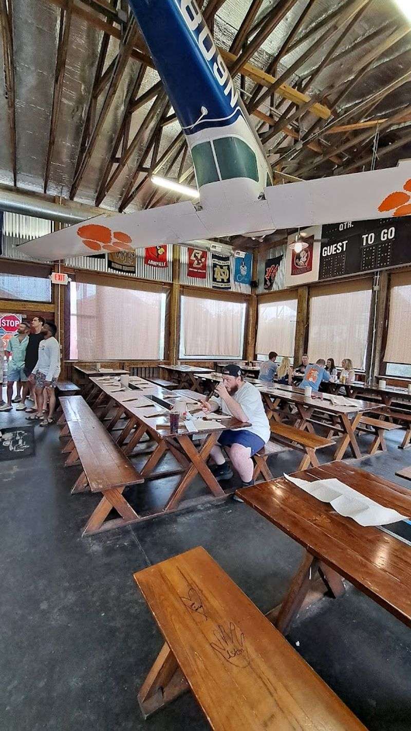 The Rustic Interior Atmosphere That Feels Genuinely Southern The Rustic Interior Atmosphere That Feels Genuinely Southern