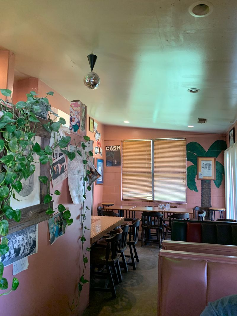 Tommy’s Famous A Pizzeria, Mountain View