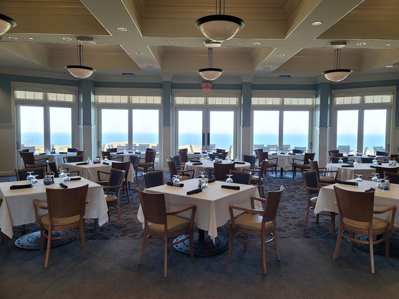 The Bluffs Dining, Arcadia Bluffs (Arcadia)