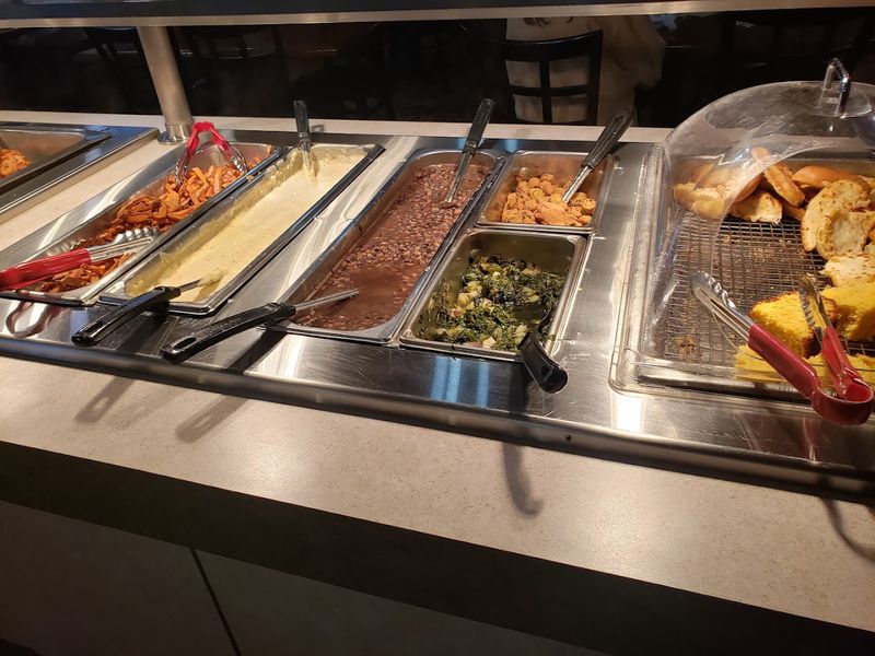 The Salad Bar That Actually Earns Its Spot