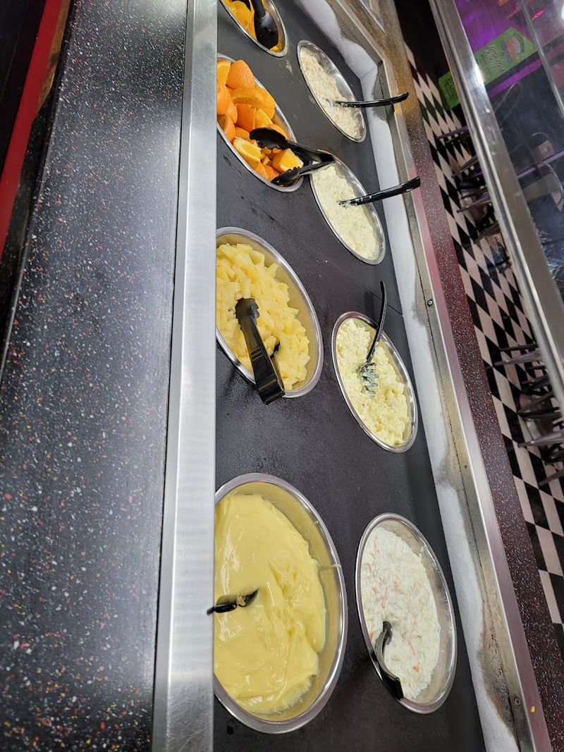 The Salad Bar That Earns Its Place On Your Plate
