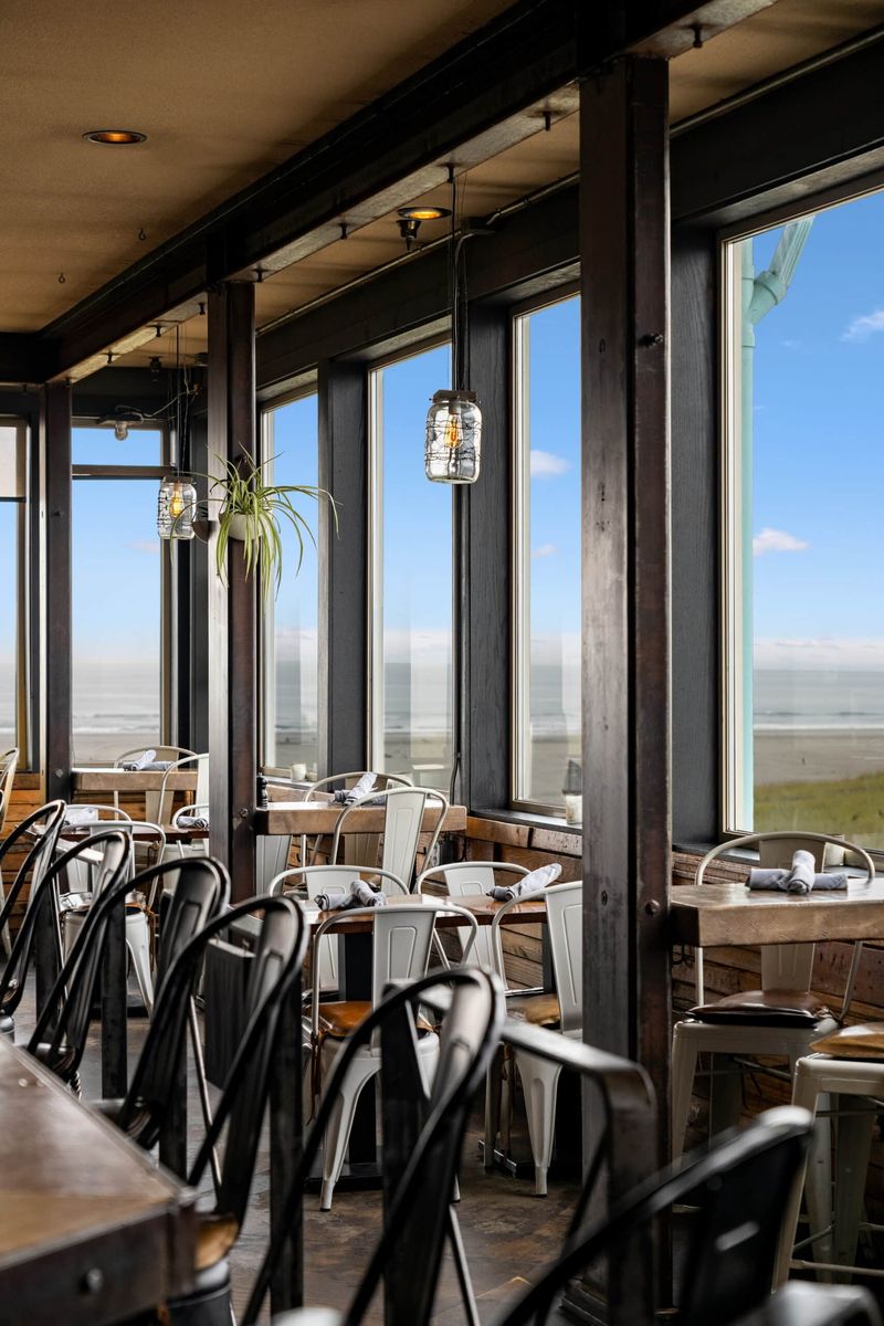 Waterline Pub (Long Beach Peninsula)