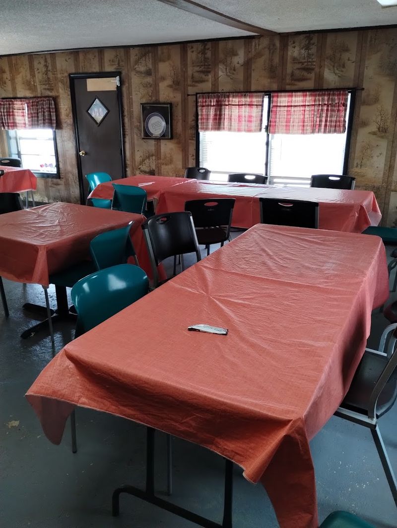 A Roadside Spot With A Loyal Following