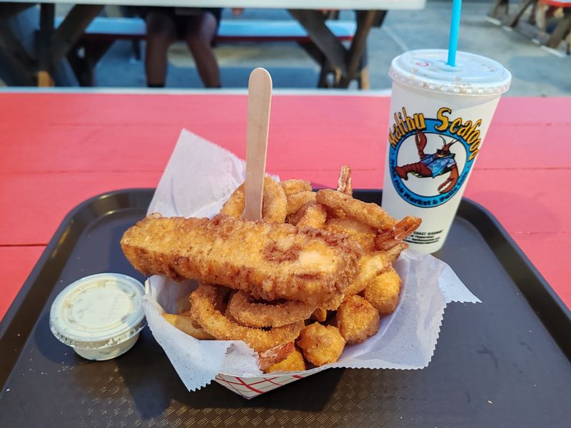 The Seafood Combo That Is Worth Every Bit Of The Wait