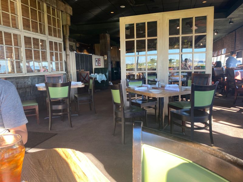 Felix's Fish Camp — Spanish Fort / Mobile Bay