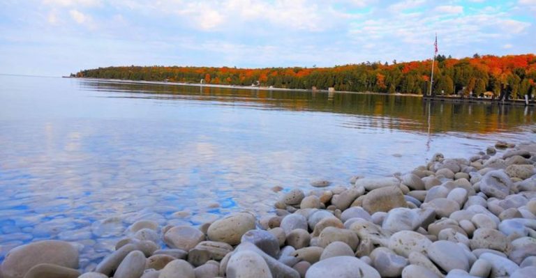 The Secret Wisconsin Beach That Looks More Like Hawaii Than The Midwest