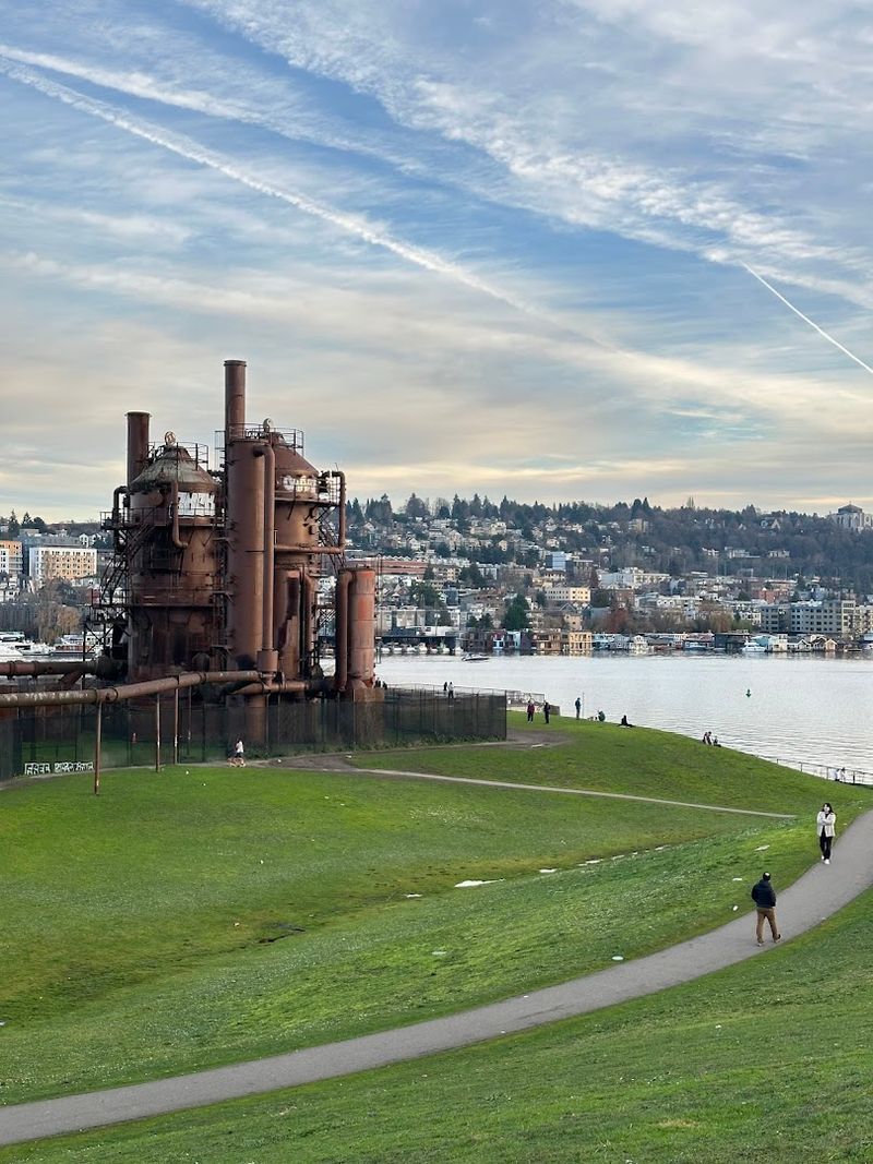 The Setting: Lake Union And Its Stunning Surroundings The Setting: Lake Union And Its Stunning Surroundings