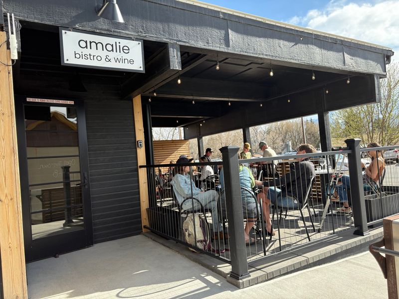 Amalie Bistro & Wine