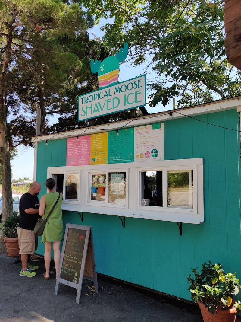 Finding Tro Mo' On Argonne Drive In Kirkwood