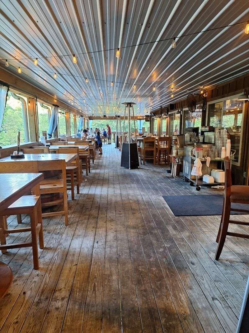 The Atmosphere That Makes Southern Dining Unforgettable