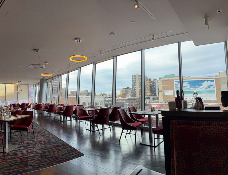 Arrival, Downtown Quiet