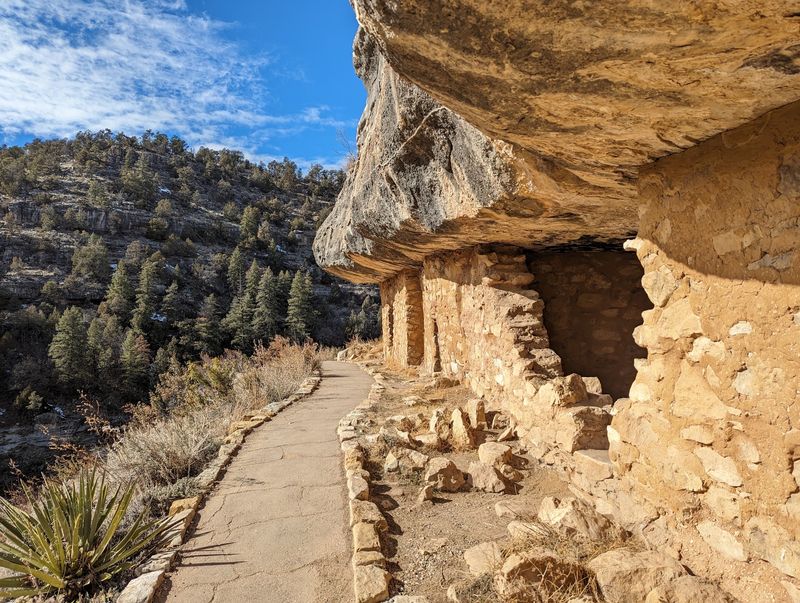 The Sinagua Families Who Turned A Cliff Into A Community
