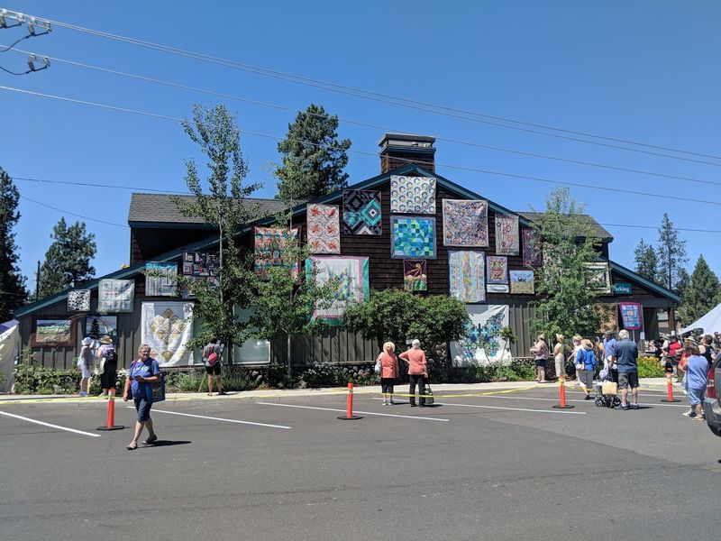 The Sisters Outdoor Quilt Show That Draws Thousands