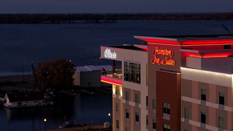 Oliver's Rooftop — Erie, Pennsylvania (waterfront views)