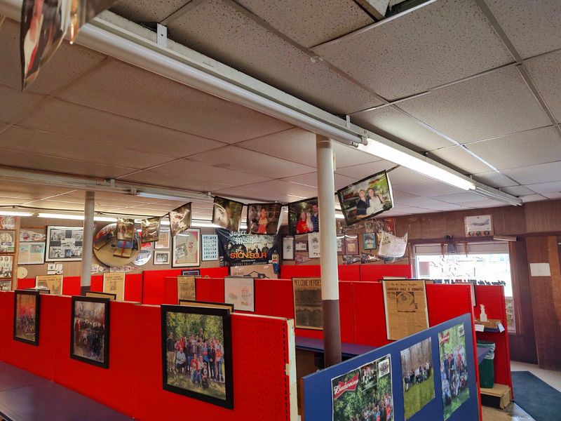 Atmosphere Where Vintage Meets Genuine Warmth