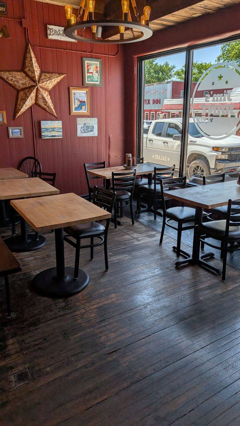 Locals Know the Lunch Rush Timing