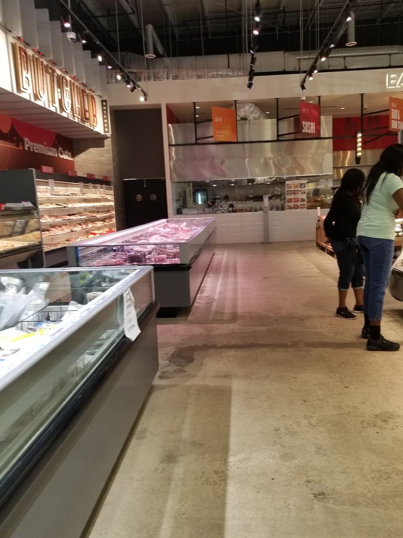 The Snack Aisles Speak More Than One Language The Snack Aisles Speak More Than One Language