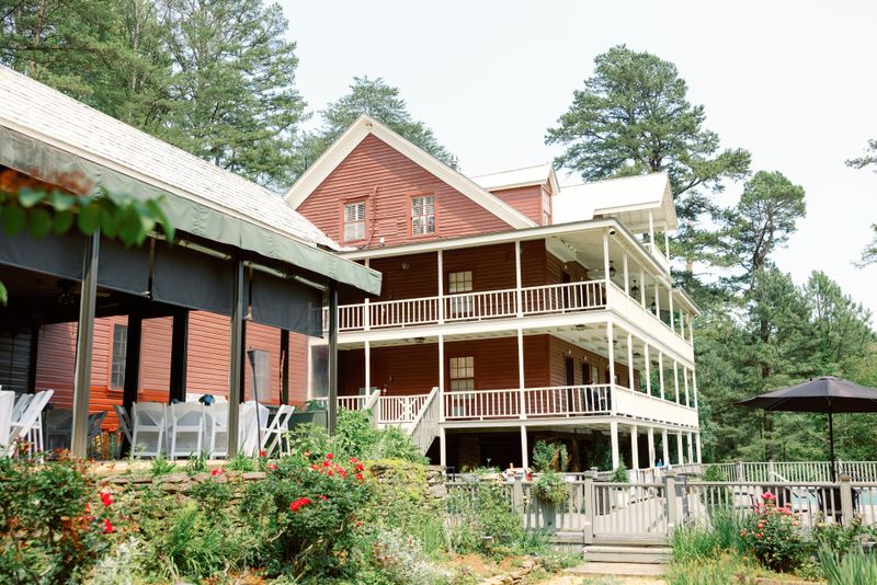 Glen-Ella Springs Inn & Restaurant