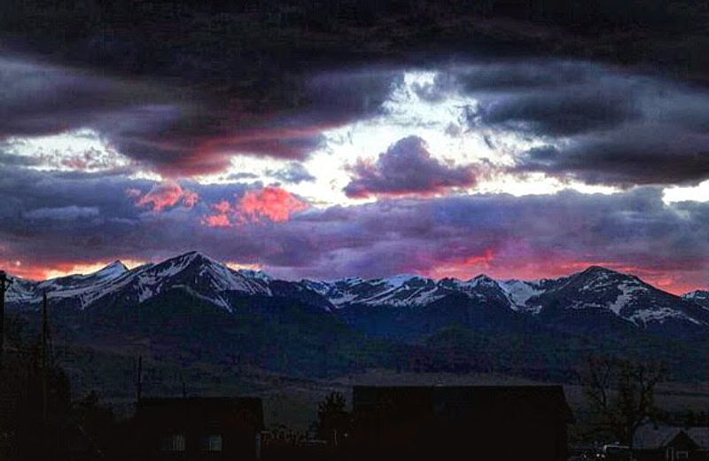 Spring Hiking When the Trails Are Still Yours Alone