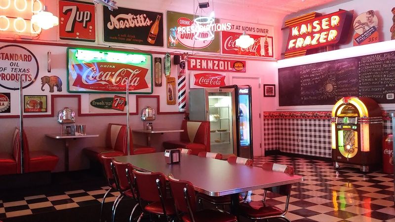 Mom's Diner, Archbold