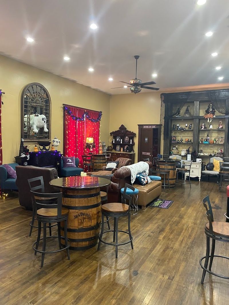 The Jitterbug Cafe, Utica