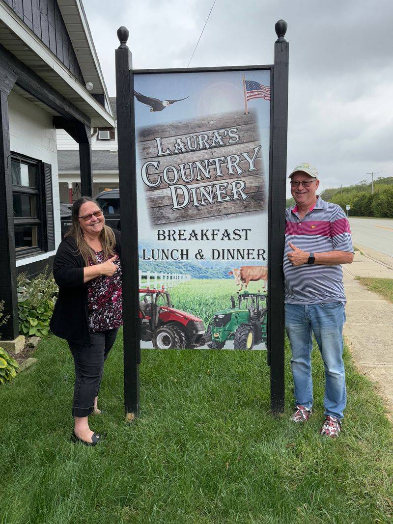 Laura's Country Diner, Laura