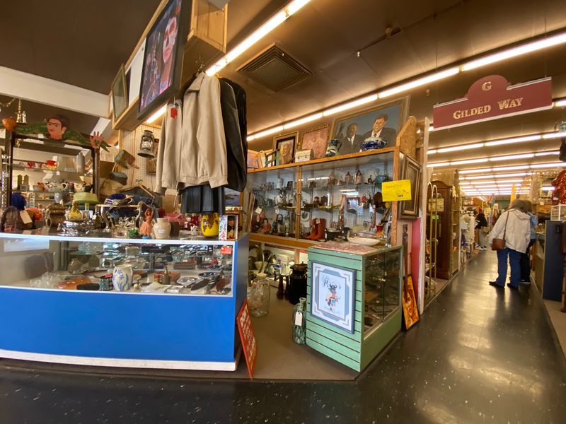 The Sprawling 23,000-Square-Foot Showroom