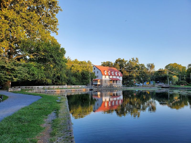 Children's Lake and Its Year-Round Beauty