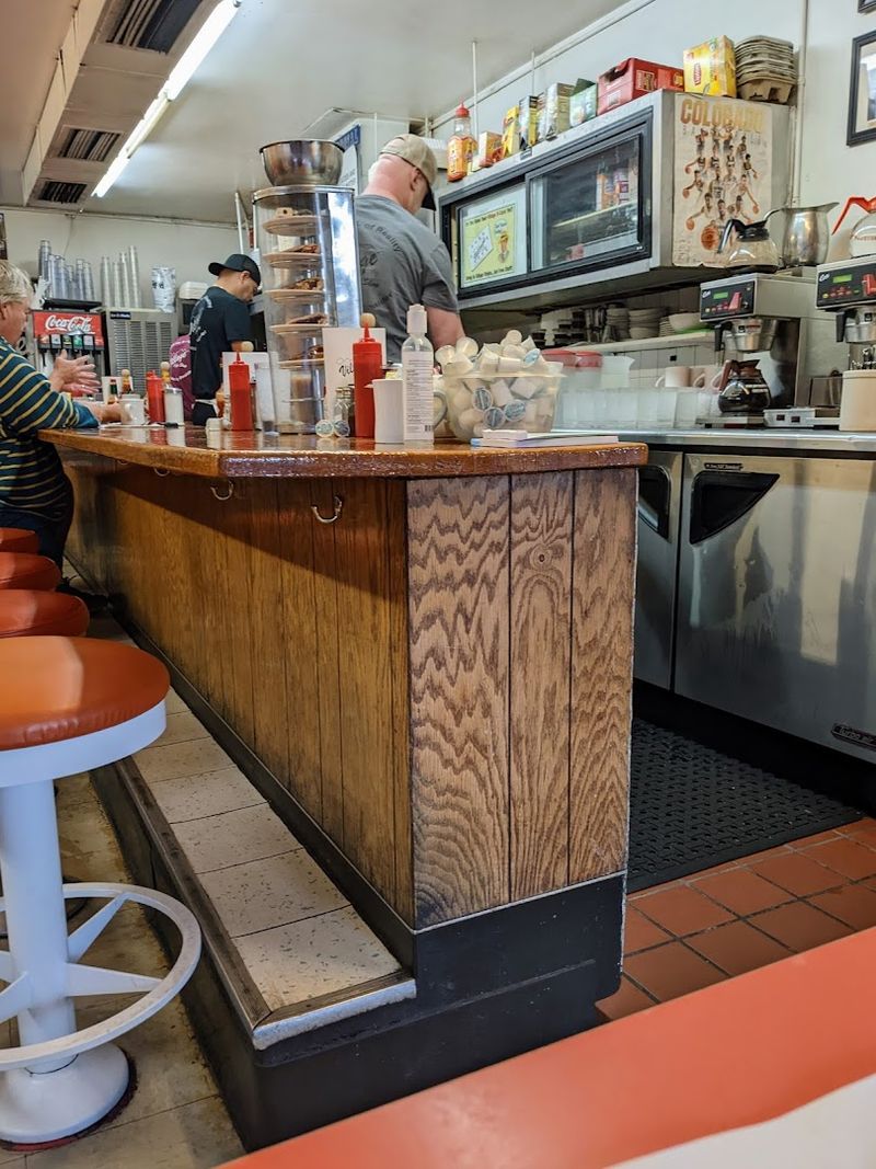 Families, Couples, And Solo Diners All Find Their Footing Here