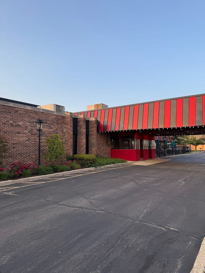 Finding Charles Place On East Main Street