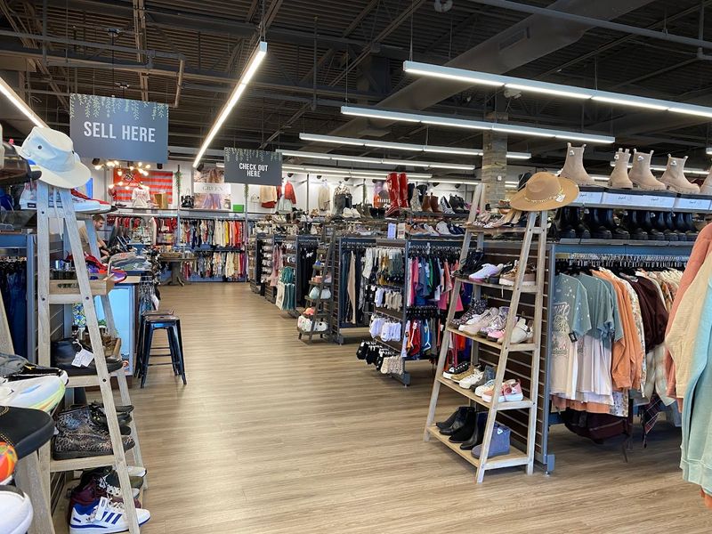 What Selling Your Clothes Here Is Really Like